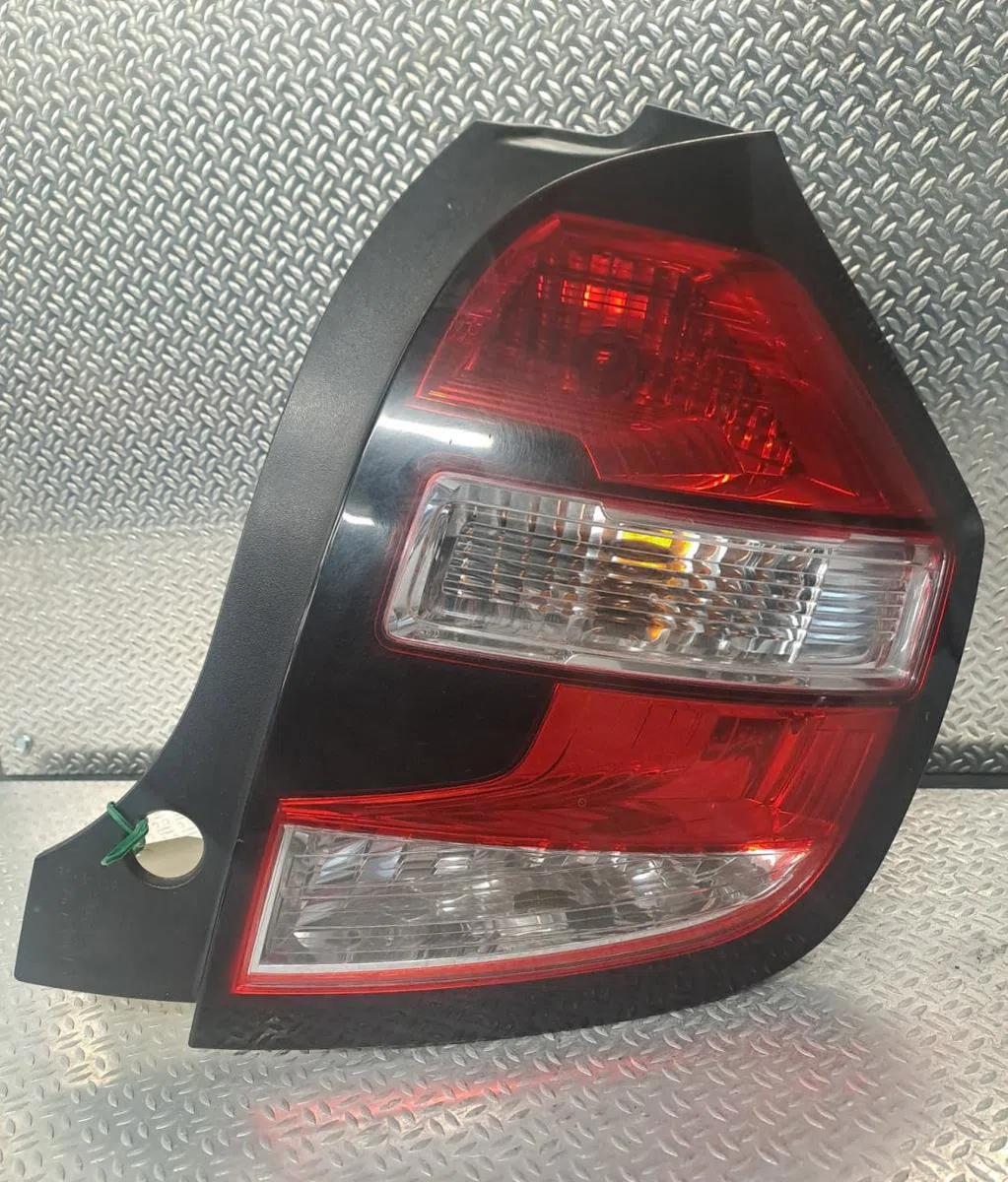 Feu arrière droit RENAULT TWINGO 3  TWINGO 3 PHASE 1 occasion