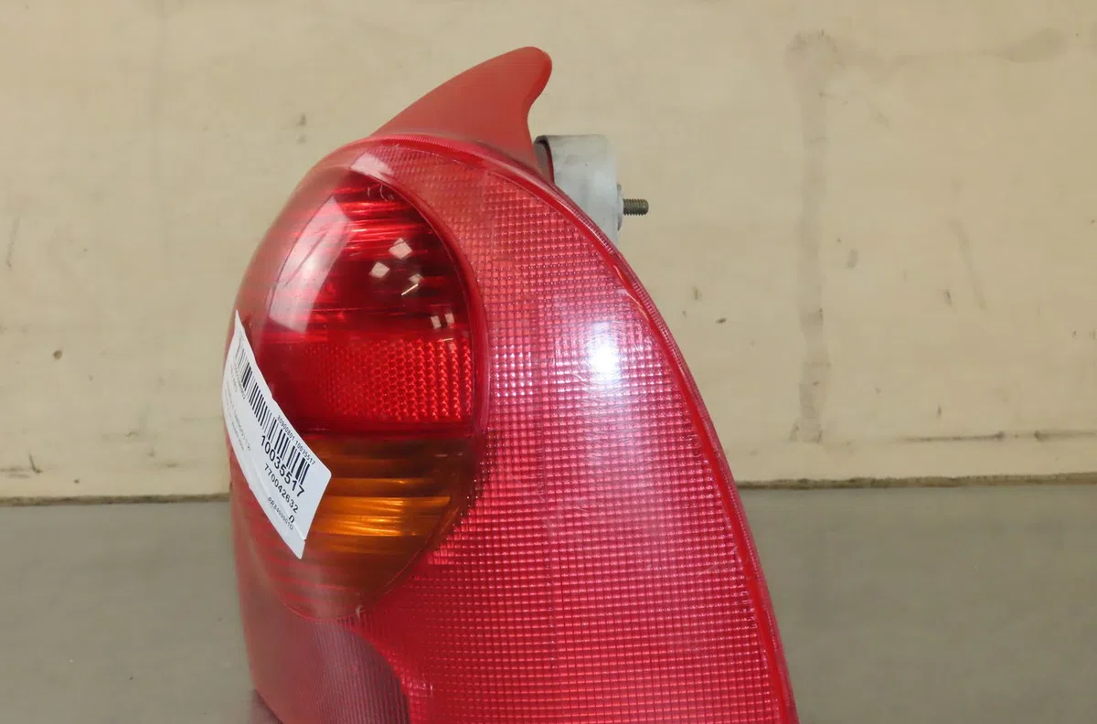 Feu arrière droit RENAULT TWINGO I  1.2i 75ch occasion