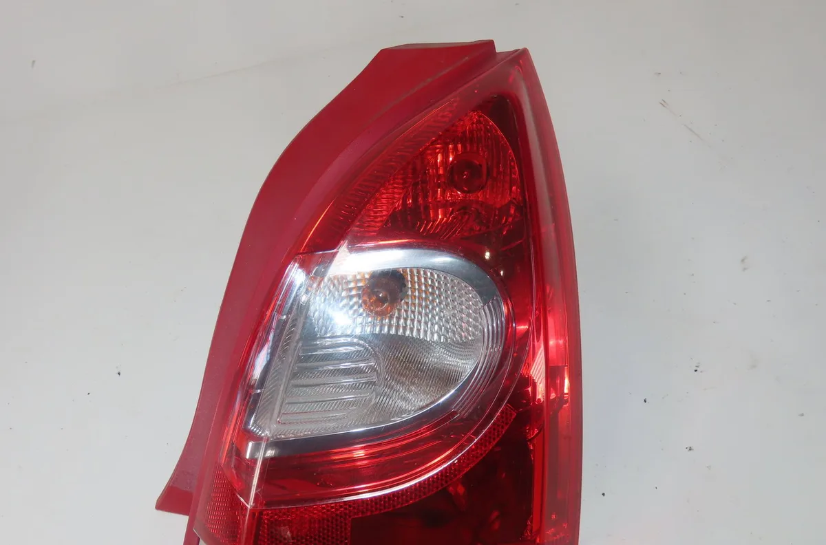 Feu arrière droit Renault TWINGO II Camionnette - 3-5 portes (CNO_) 1.5 dci (cn03) (2010-2014) occasion