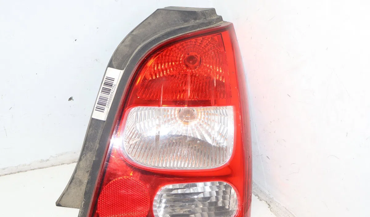 Feu arrière droit Renault TWINGO II (CN0_) 1.2 turbo (cn0c, cn0f) (2007-2014) occasion