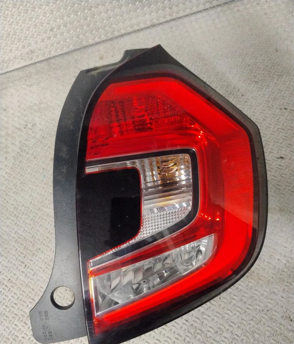 Feu arrière droit Renault TWINGO III (BCM_, BCA_) 0.9 tce 95 (2019) occasion