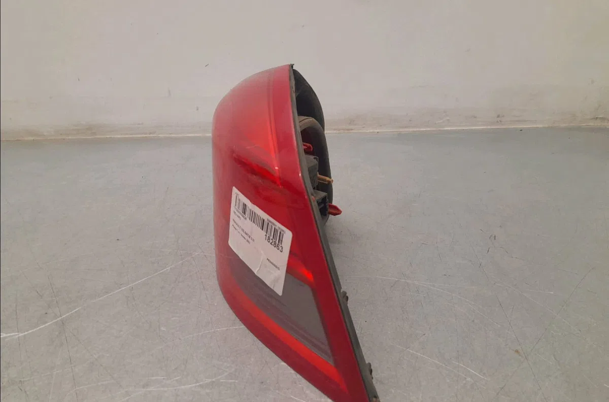 Feu arrière droit Renault VEL SATIS (BJ0_) 2.0 16v turbo (bj0k) (2002-2009) occasion