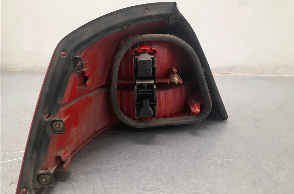 Feu arrière droit Renault VEL SATIS (BJ0_) 2.0 16v turbo (bj0k) (2002-2009) occasion