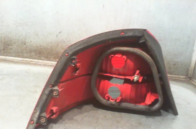 Feu arrière droit Renault VEL SATIS (BJ0_) 3.5 v6 (bj0r, bj0v, bj0u) (2002) occasion
