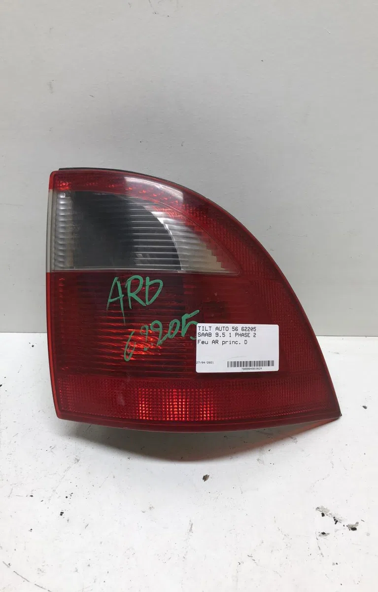 Feu arrière droit Saab 9-5 Break (YS3E) 2.2 tid (2002-2009) occasion