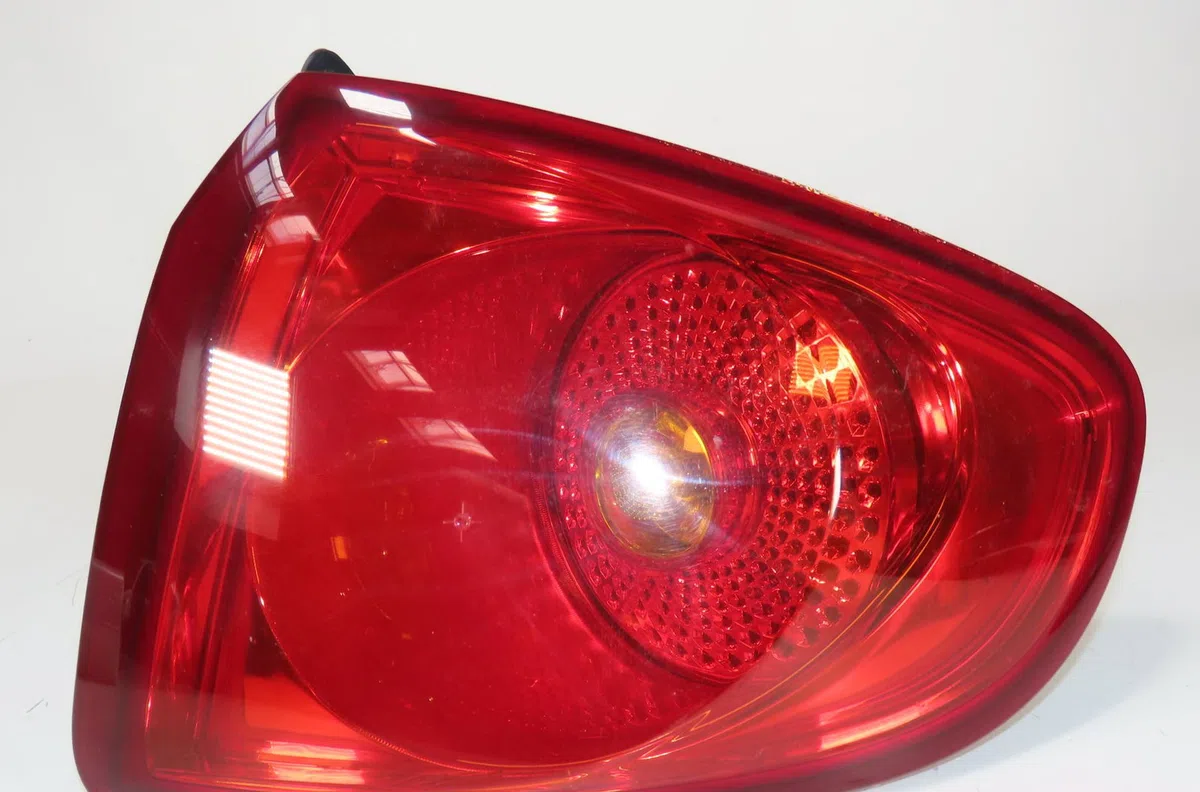 Feu arrière droit Seat ALTEA (5P1) 2.0 tdi 16v (2004) occasion