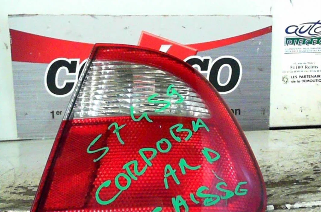Feu arrière droit SEAT CORDOBA 1  CORDOBA 1 PHASE 2 occasion