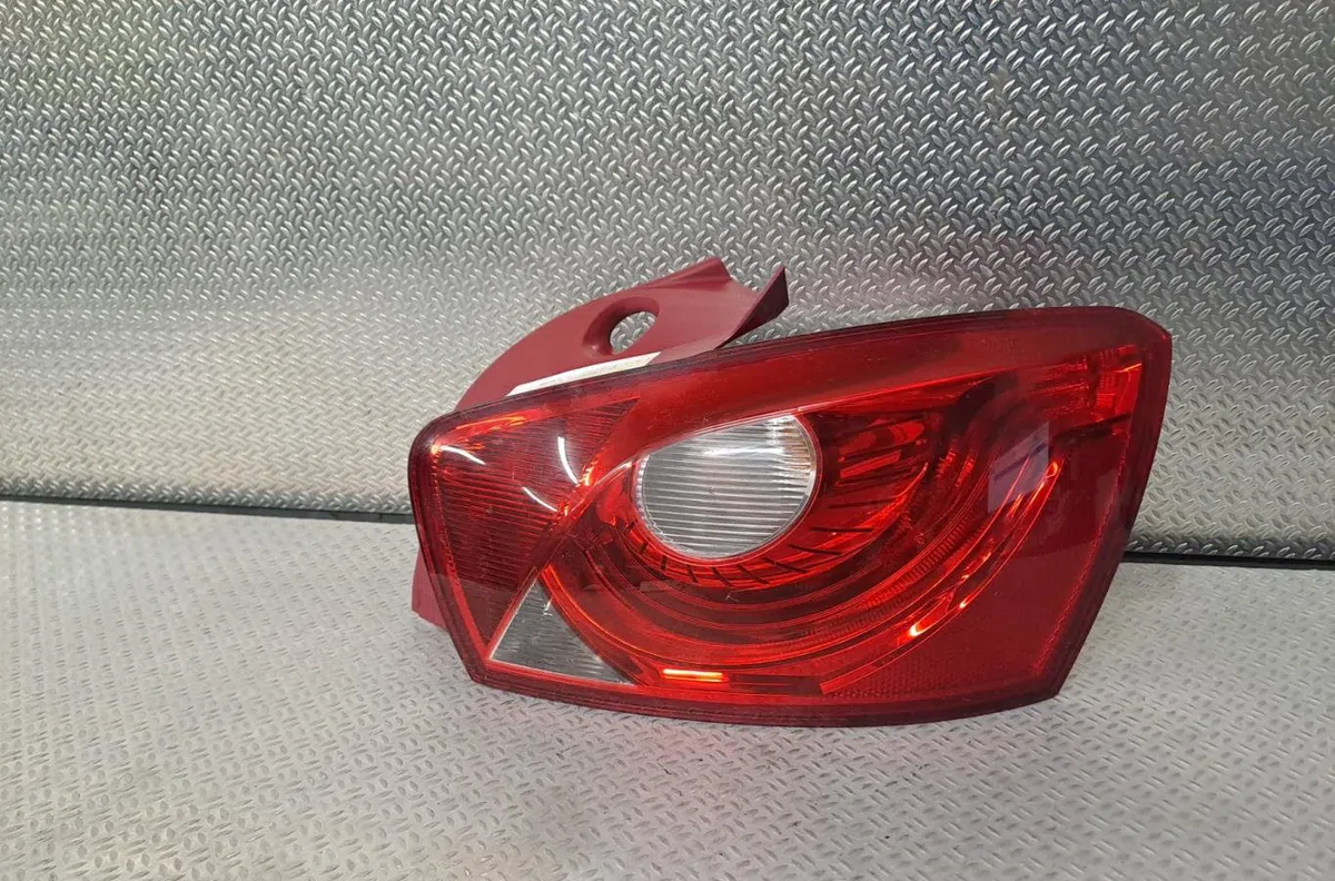 Feu arrière droit SEAT IBIZA 4  IBIZA 4 PHASE 1 occasion