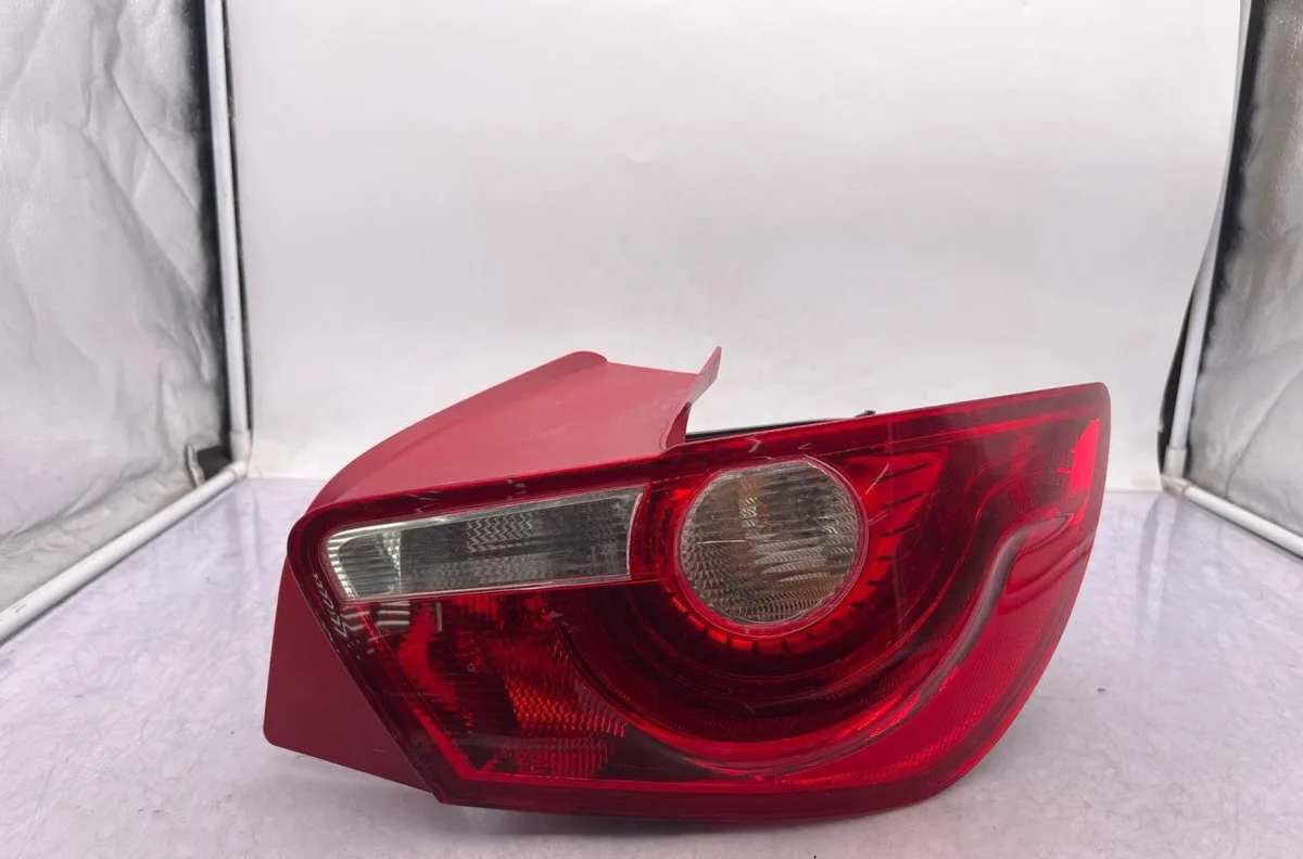 Feu arrière droit SEAT IBIZA 4 PHASE 1 COUPE occasion