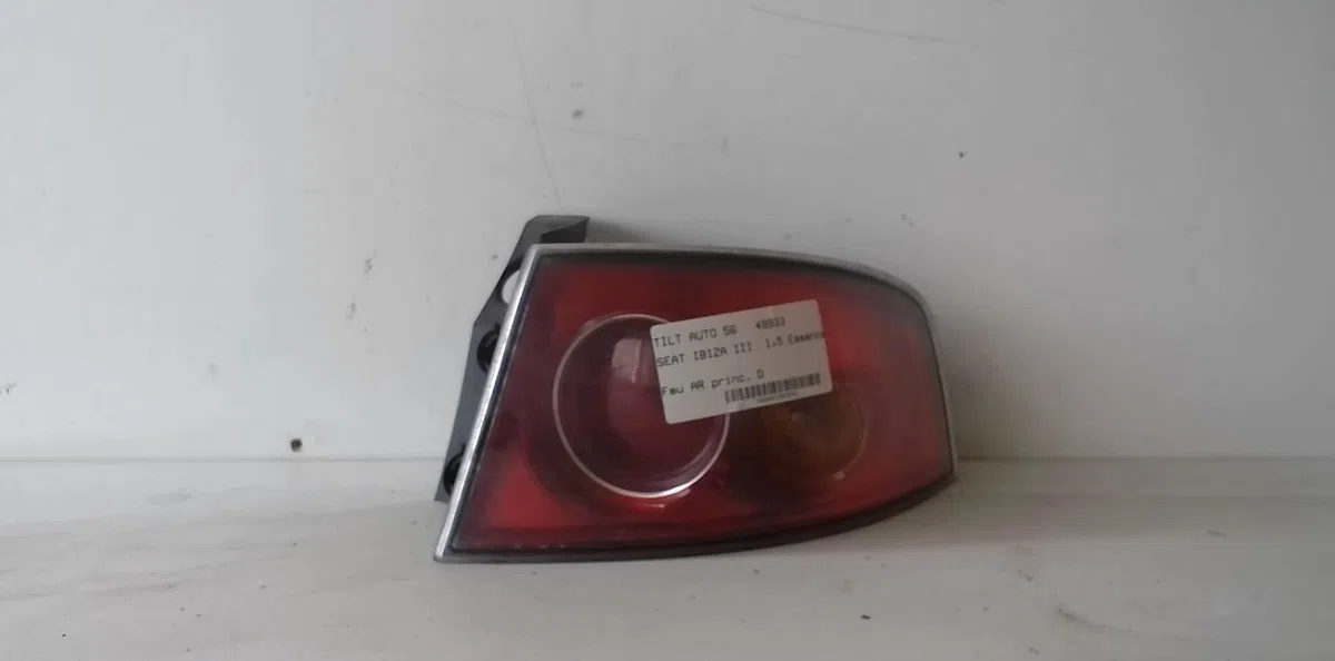 Feu arrière droit Seat IBIZA III (6L1) 1.4 16v (2002-2007) occasion