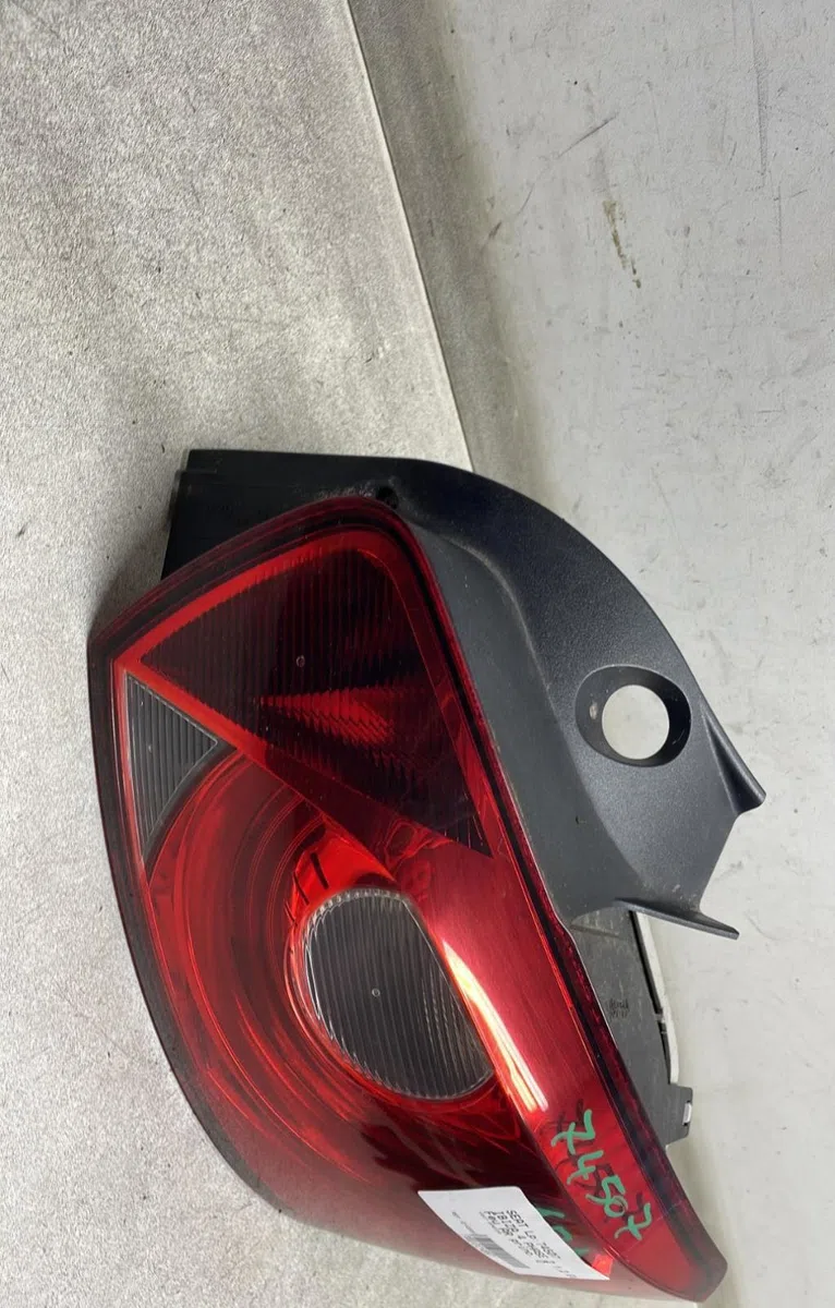 Feu arrière droit Seat IBIZA IV (6J5, 6P1) 1.2 tsi (2010-2012) 5 portes occasion