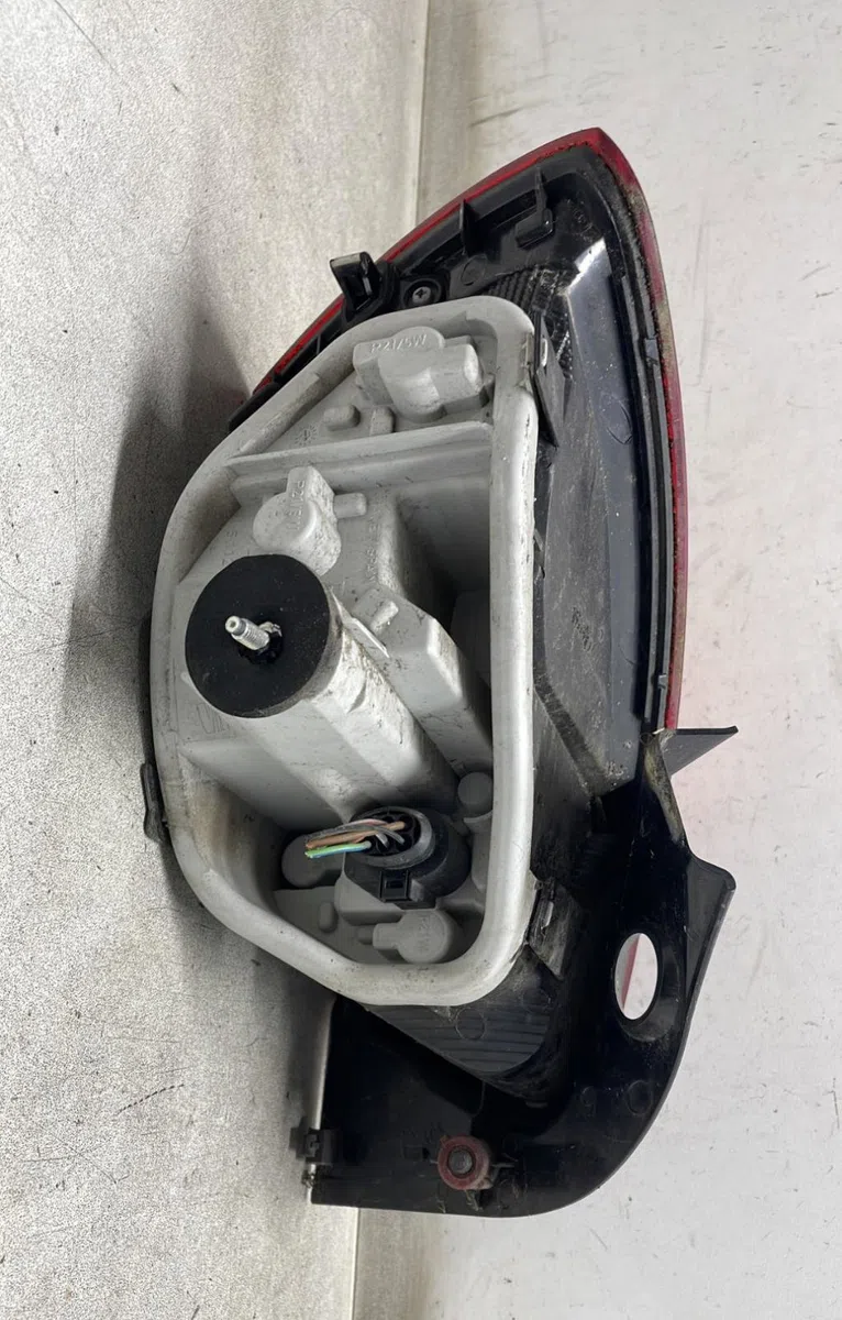 Feu arrière droit Seat IBIZA IV (6J5, 6P1) 1.2 tsi (2010-2012) 5 portes occasion