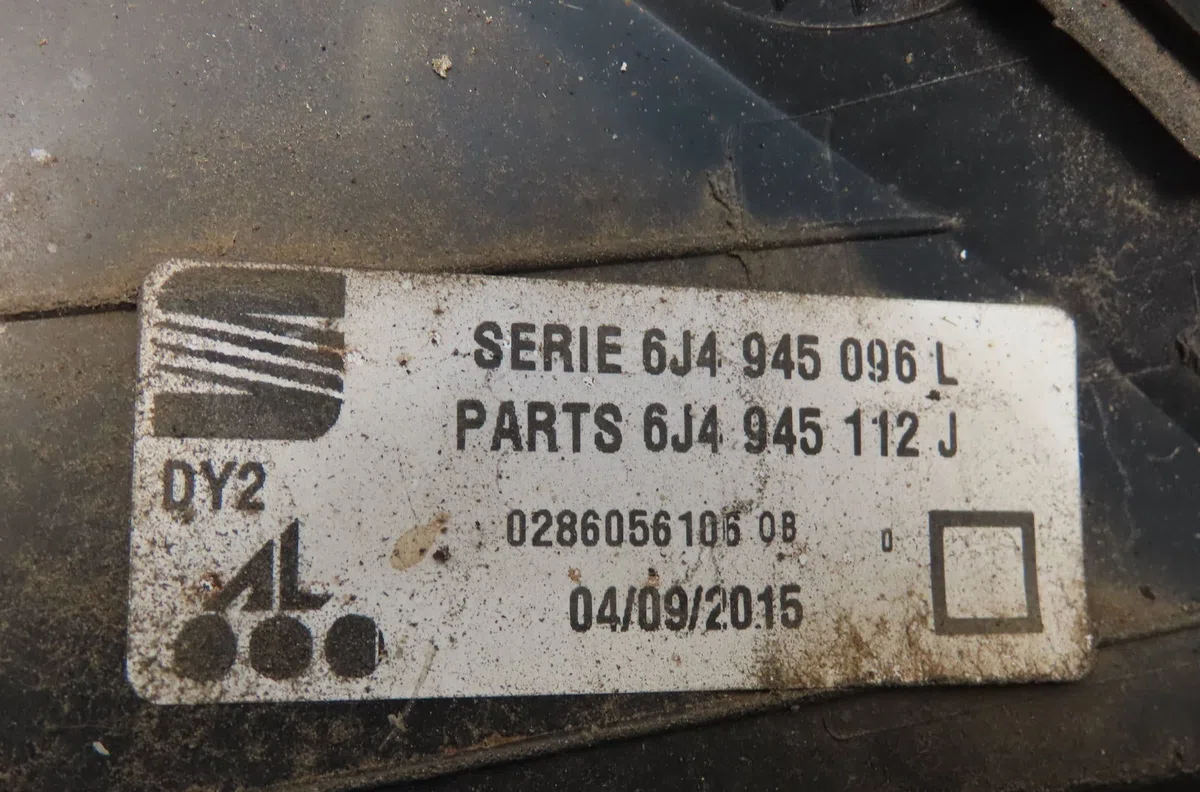 Feu arrière droit Seat IBIZA IV (6J5, 6P1) 1.2 tsi (2010-2012) occasion