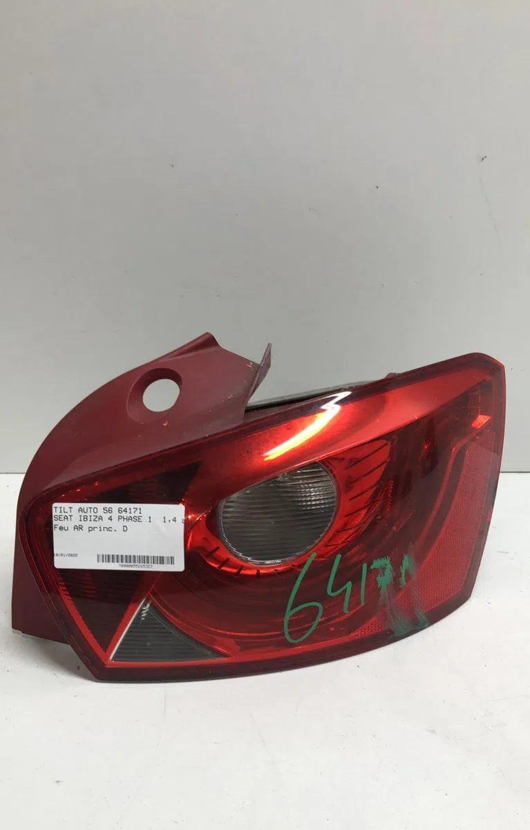 Feu arrière droit Seat IBIZA IV (6J5, 6P1) 1.4 (2008-2015) occasion