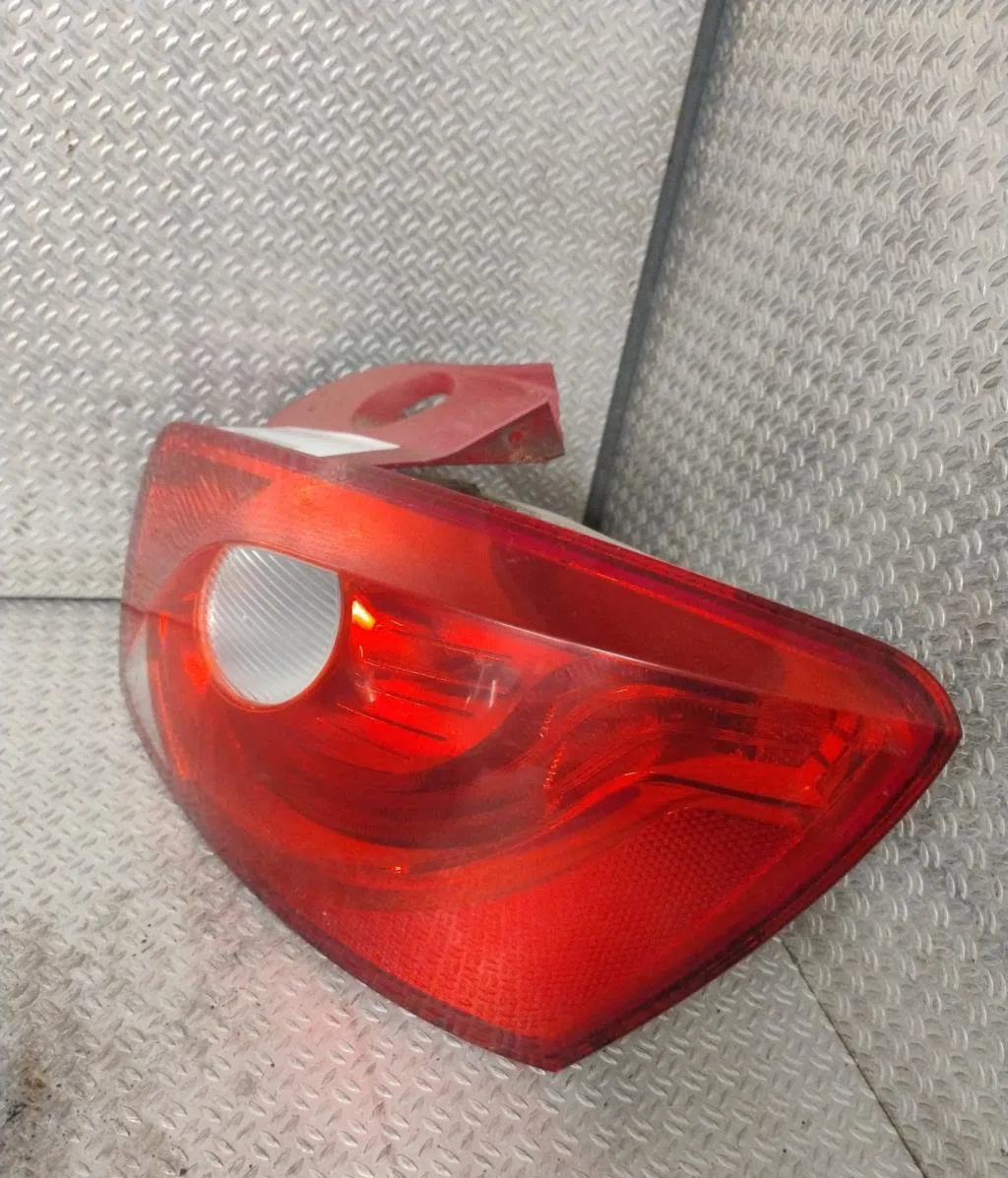 Feu arrière droit Seat IBIZA IV (6J5, 6P1) 1.4 tdi (2008-2010) 5 portes occasion