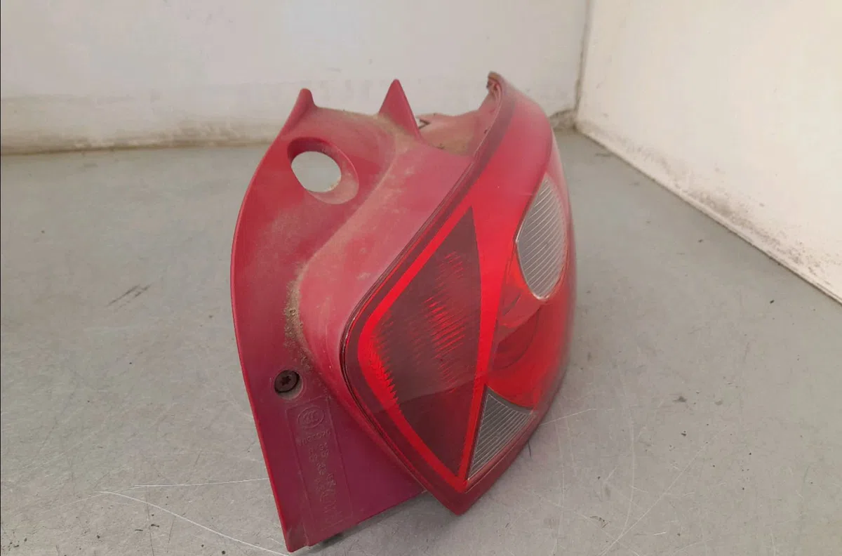 Feu arrière droit Seat IBIZA IV (6J5, 6P1) 1.6 tdi (2009-2015) occasion
