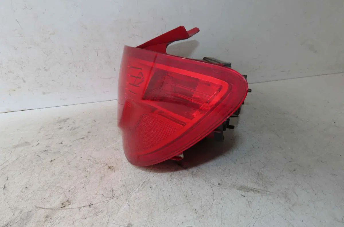 Feu arrière droit SEAT IBIZA IV occasion