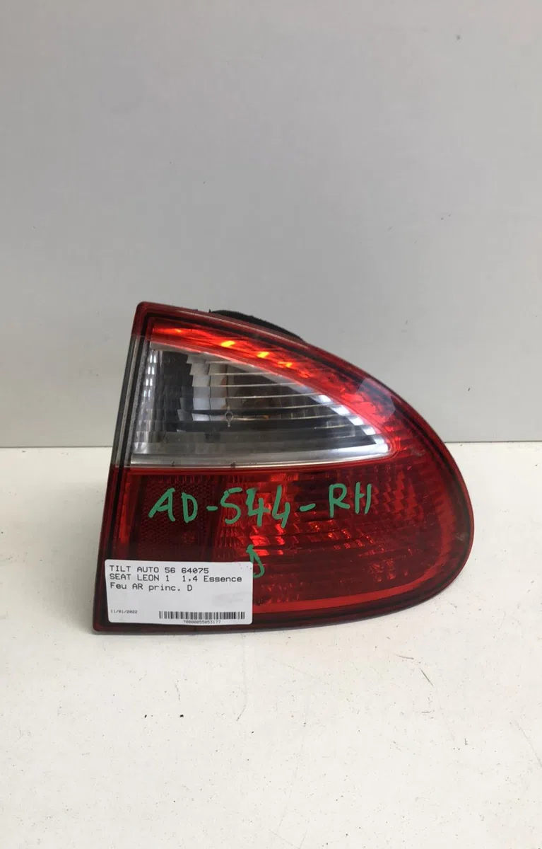 Feu arrière droit Seat LEON (1M1) 1.4 16v (1999-2006) occasion