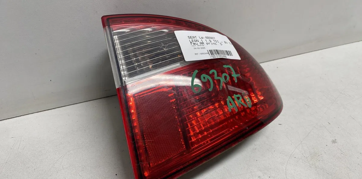 Feu arrière droit Seat LEON (1M1) 1.9 tdi (1999-2006) occasion
