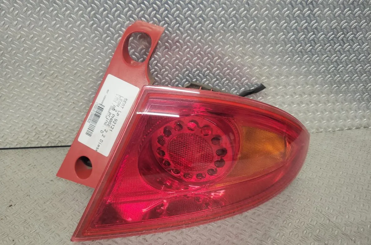 Feu arrière droit Seat LEON (1P1) 2.0 tdi (2005-2010) occasion