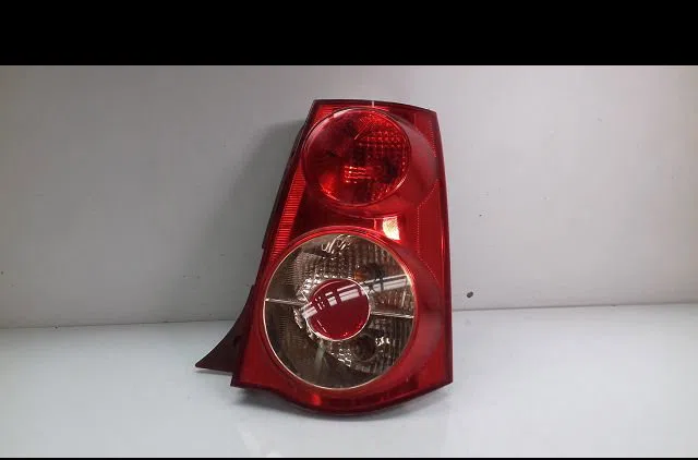 Feu arrière droit Skoda FABIA I (6Y2) 1.4 16v (1999-2008) occasion