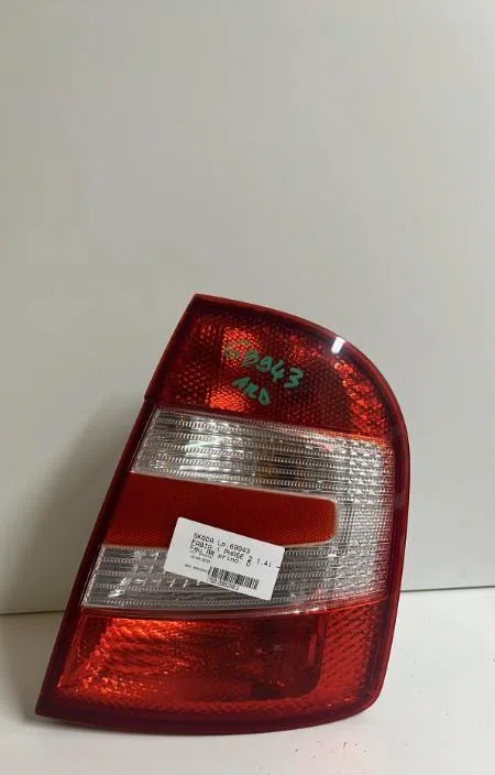 Feu arrière droit Skoda FABIA I (6Y2) 1.4 16v (1999-2008) occasion