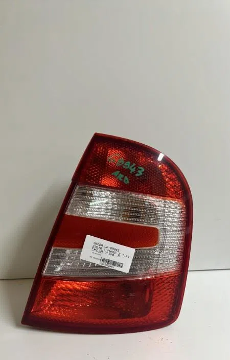 Feu arrière droit Skoda FABIA I (6Y2) 1.4 16v (1999-2008) occasion