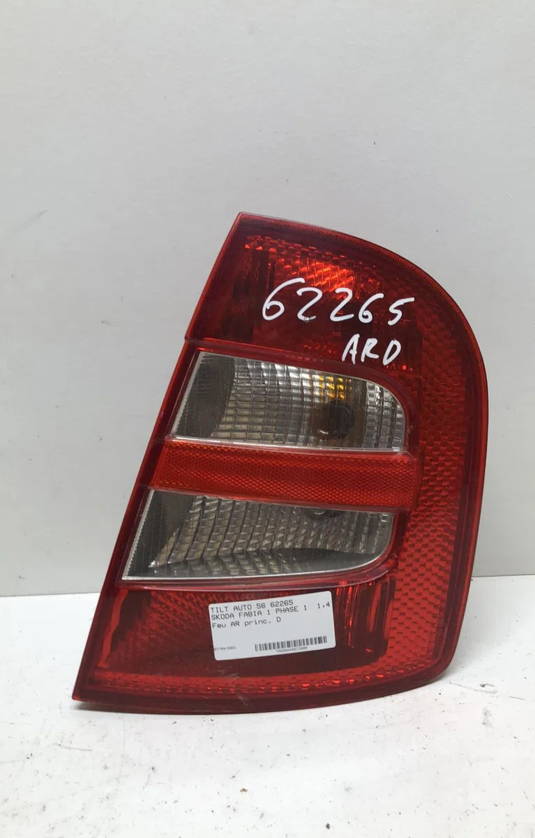 Feu arrière droit Skoda FABIA I (6Y2) 1.4 (1999-2003) occasion