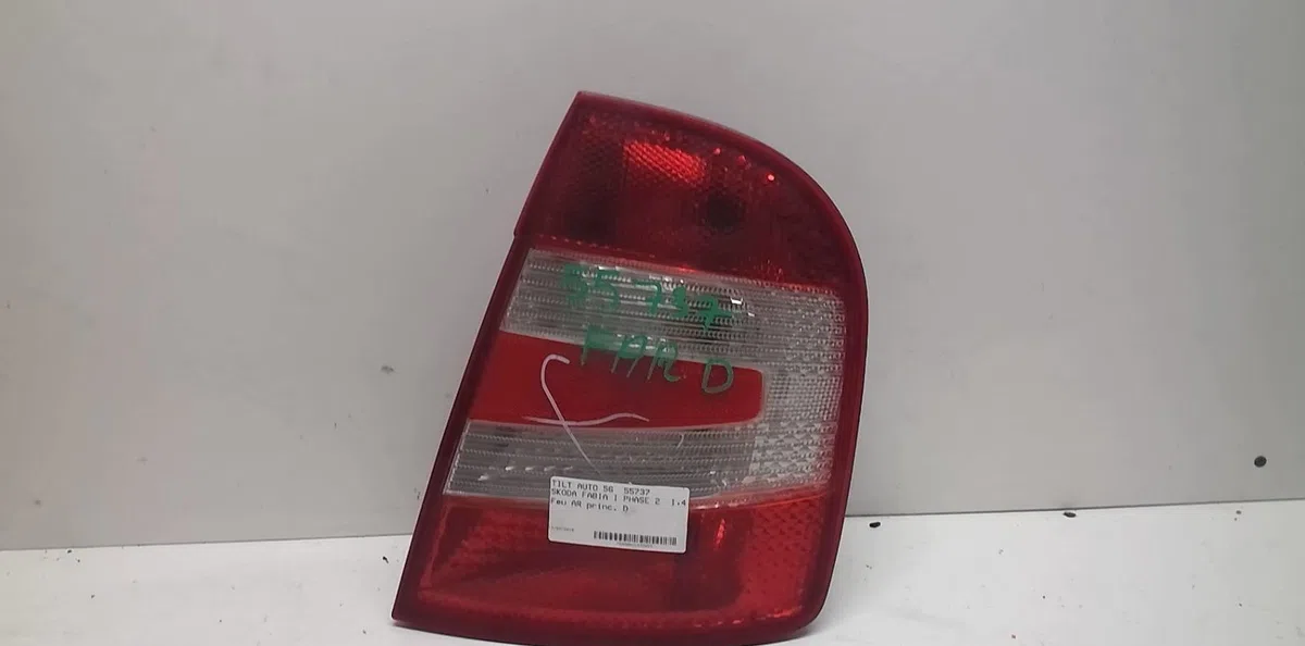 Feu arrière droit Skoda FABIA I (6Y2) 1.4 tdi (2005-2008) occasion