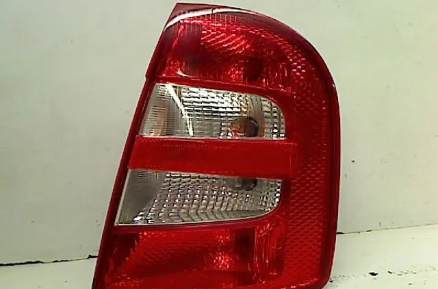 Feu arrière droit Skoda FABIA I (6Y2) 1.9 sdi (1999-2008) 5 portes occasion
