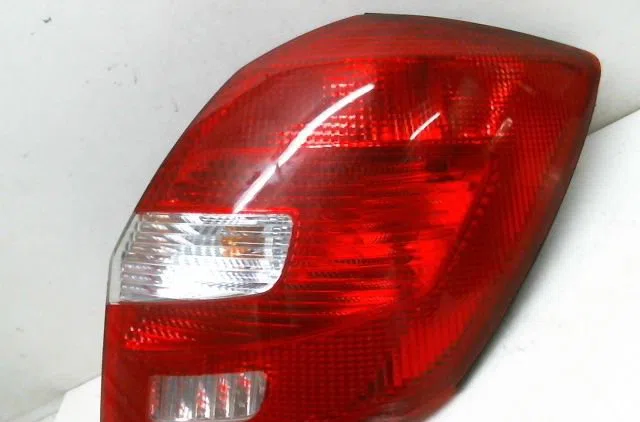 Feu arrière droit SKODA FABIA occasion
