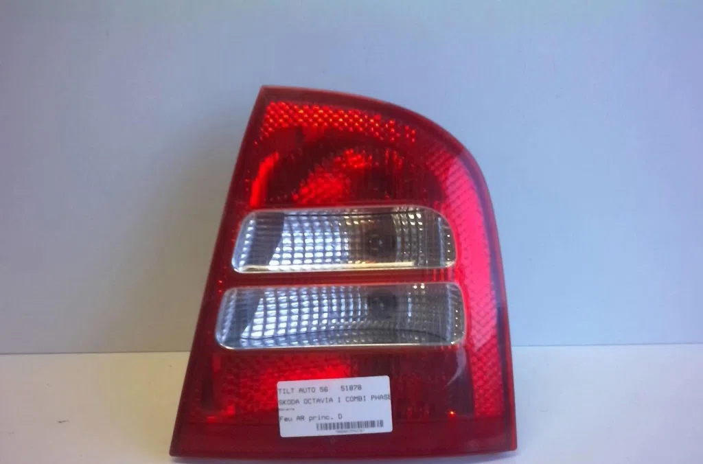 Feu arrière droit Skoda OCTAVIA I (1U2) 1.9 tdi (1996-2010) occasion