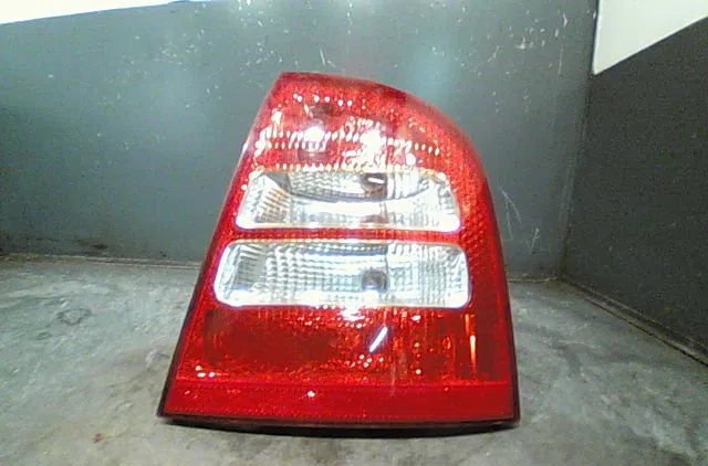 Feu arrière droit Skoda OCTAVIA I (1U2) 1.9 tdi (1996-2010) occasion