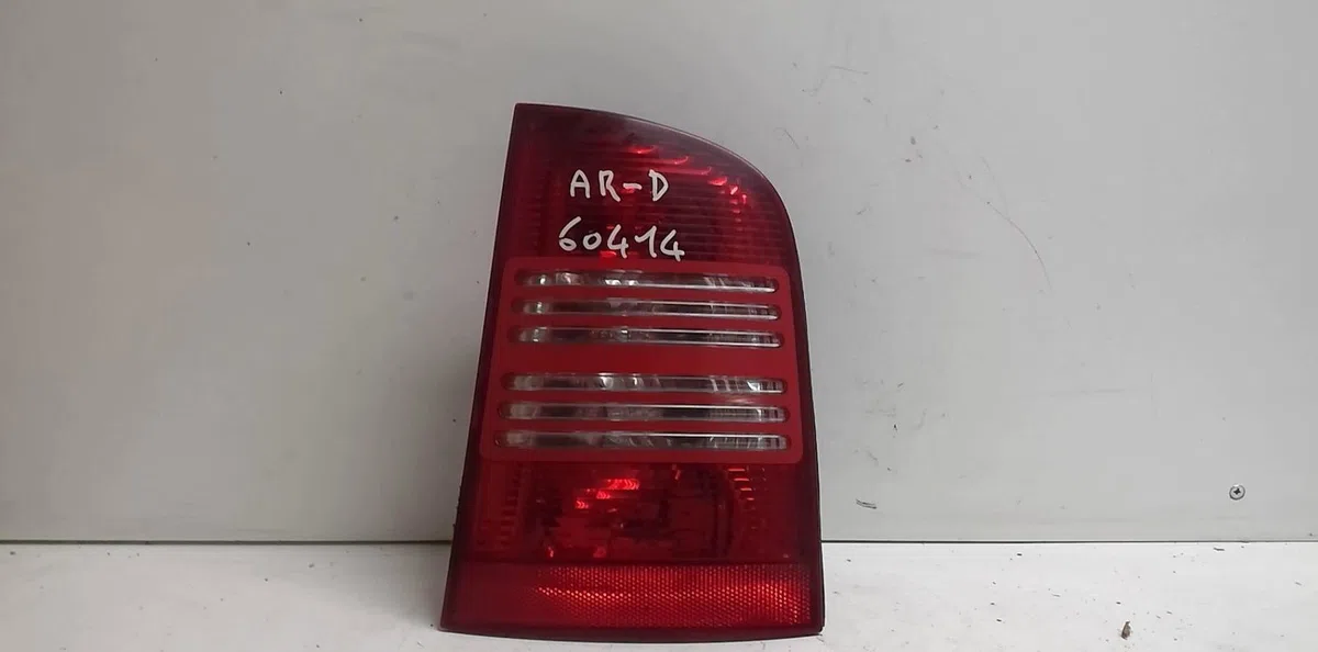 Feu arrière droit Skoda OCTAVIA I Combi (1U5) 1.9 tdi (1998-2010) occasion
