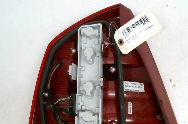 Feu arrière droit Skoda OCTAVIA II (1Z3) 2.0 tdi (2010-2013) occasion