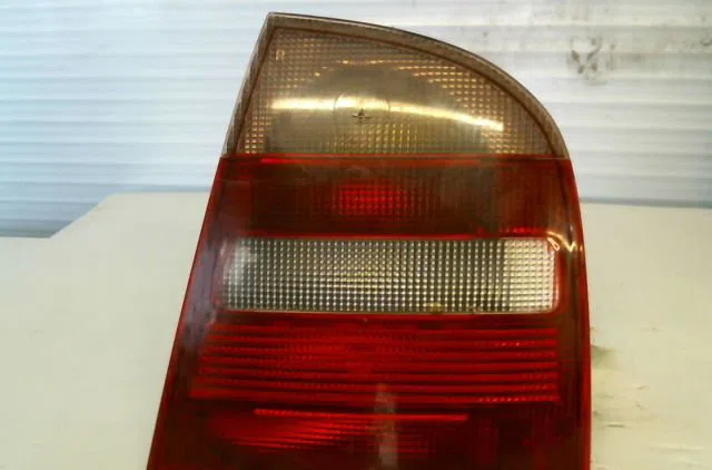 Feu arrière droit SKODA OCTAVIA occasion