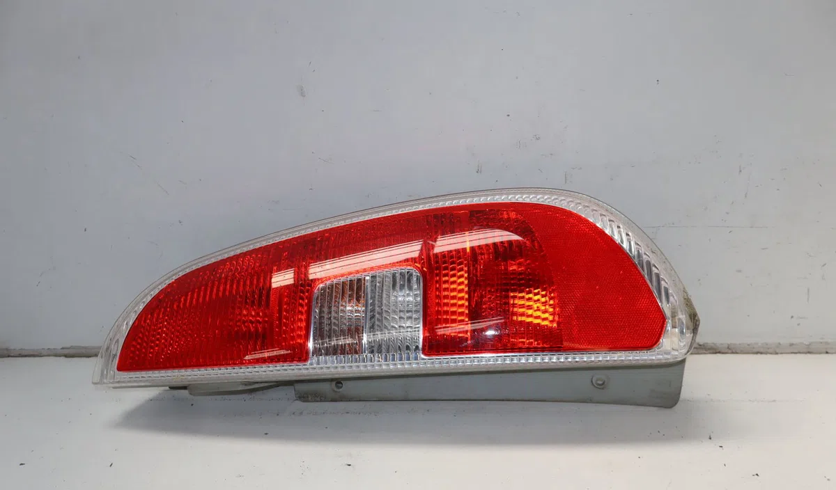 Feu arrière droit Skoda ROOMSTER (5J7) 1.6 tdi (2010-2015) occasion