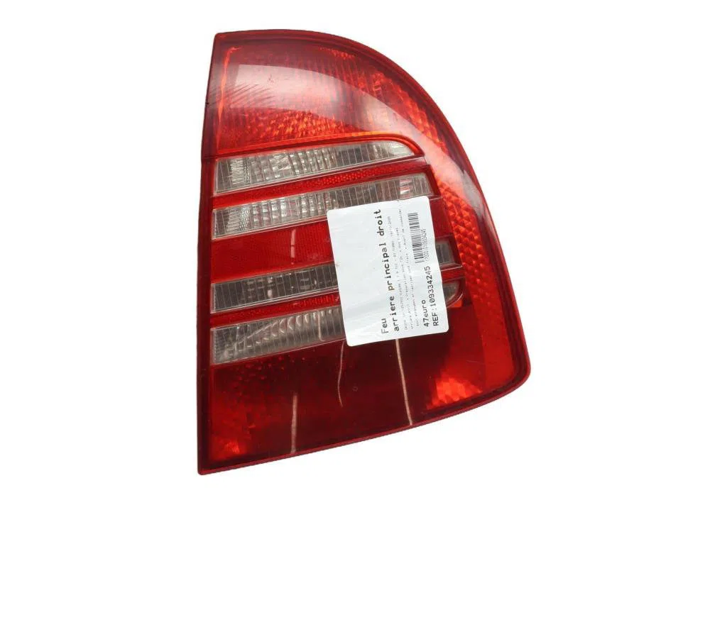 Feu arrière droit Skoda SUPERB I (3U4) 1.9 tdi (2001-2008) occasion
