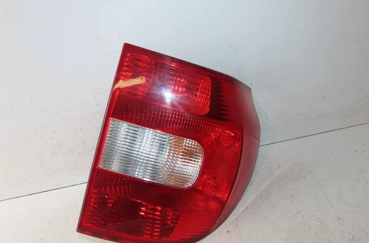 Feu arrière droit SKODA YETI occasion