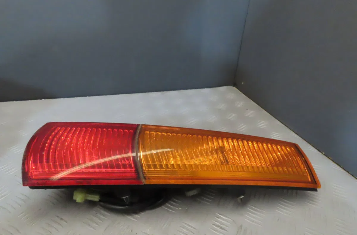 Feu arrière droit SUBARU JUSTY 2003 occasion