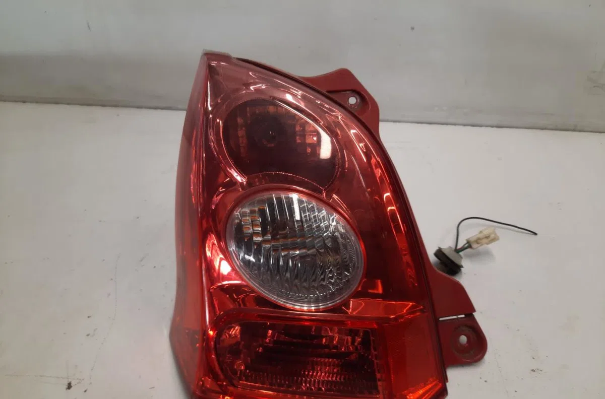 Feu arrière droit SUZUKI ALTO 3 occasion