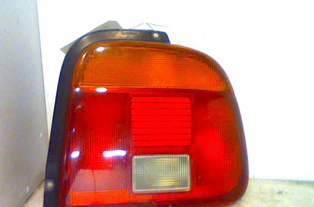 Feu arrière droit SUZUKI BALENO 1996 occasion
