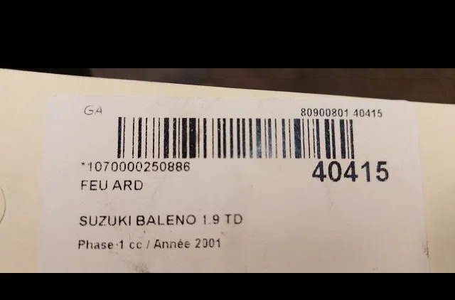 Feu arrière droit SUZUKI BALENO 2001 occasion