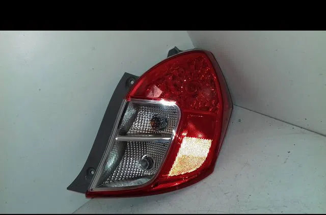 Feu arrière droit Suzuki CELERIO (LF) 1.0 (avk310) (2014) 5 portes occasion