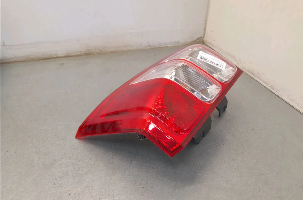 Feu arrière droit Suzuki GRAND VITARA II (JT, TE, TD) 1.9 ddis traction intégrale (jt419, td44, jb419wd,... (2005-2015) 