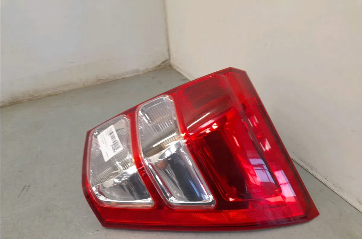 Feu arrière droit Suzuki GRAND VITARA II (JT, TE, TD) 1.9 ddis traction intégrale (jt419, td44, jb419wd,... (2005-2015) 