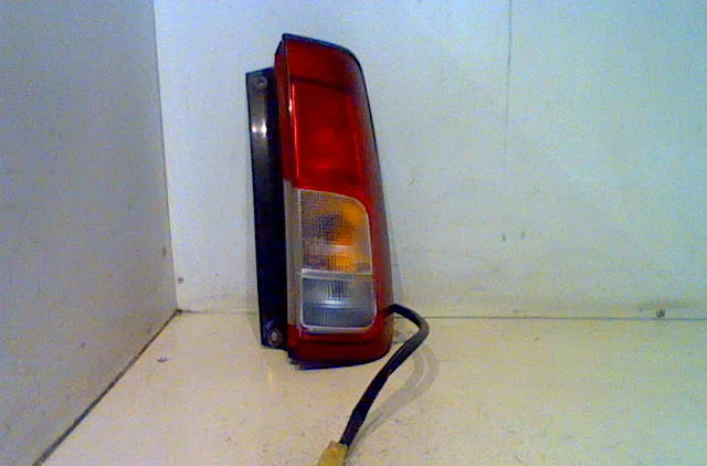 Feu arrière droit SUZUKI IGNIS I 2001 occasion
