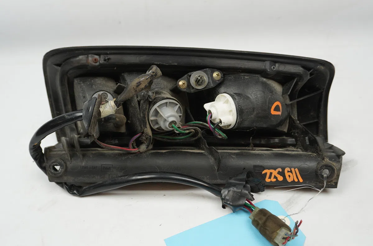 Feu arrière droit Suzuki IGNIS I (FH) 1.3 4wd (rg413) (2000-2003) occasion