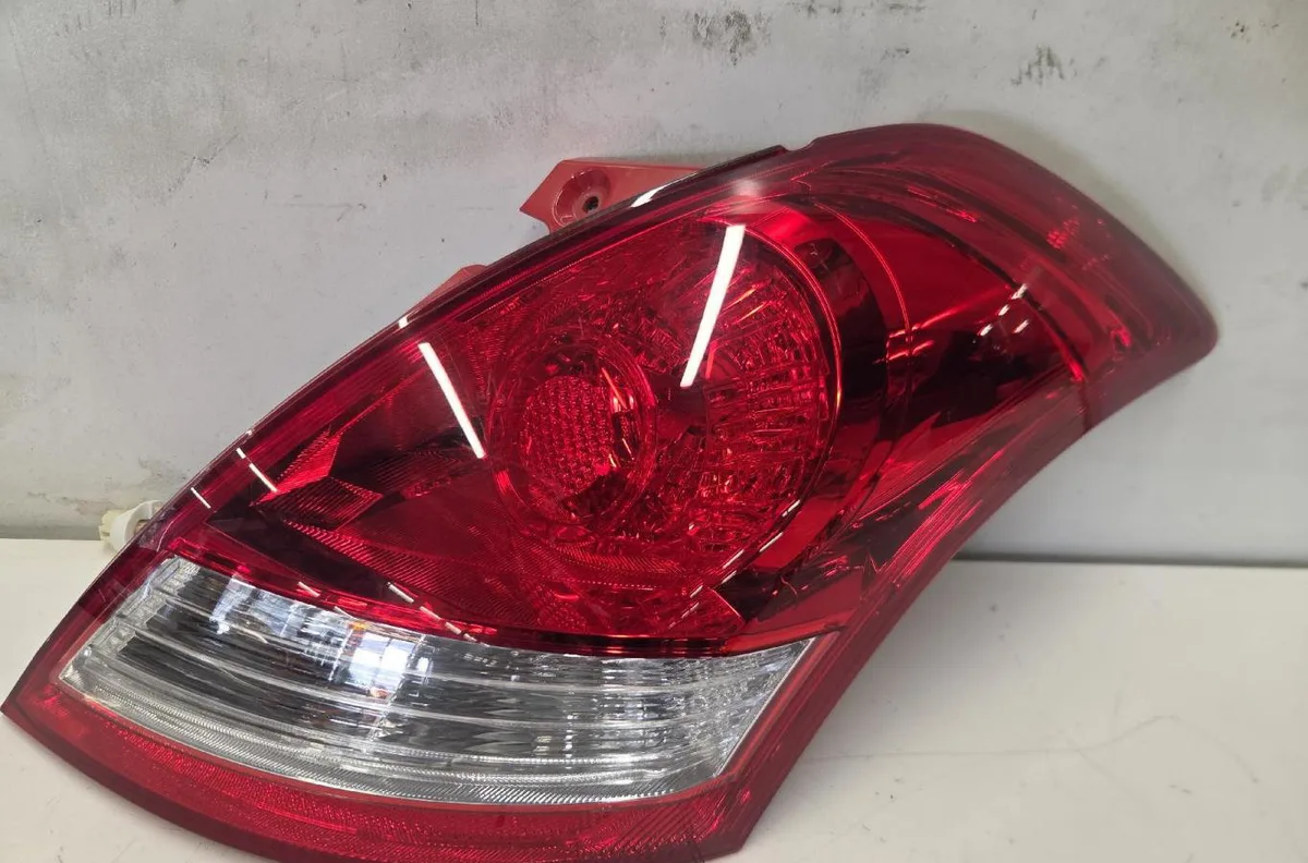 Feu arrière droit SUZUKI SWIFT 4 occasion