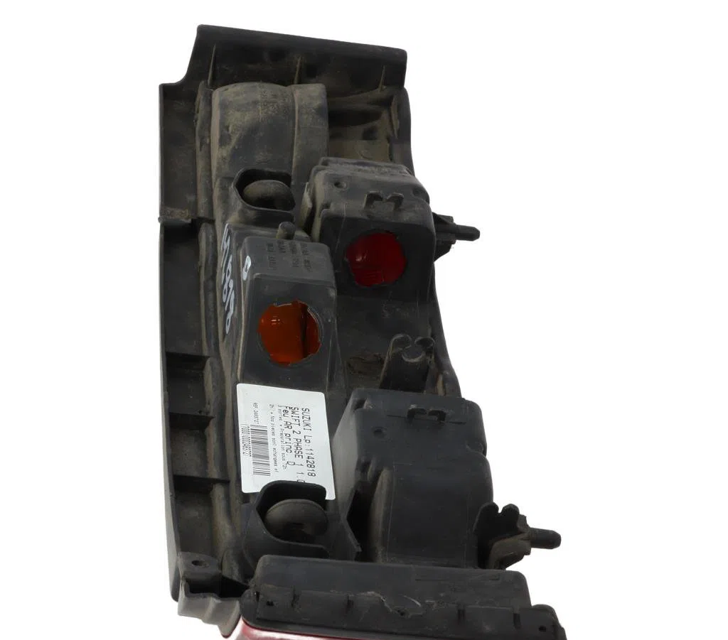 Feu arrière droit Suzuki SWIFT II 3-5 portes (EA, MA) 1.0 i (sf310, aa44) (1995-2005) occasion